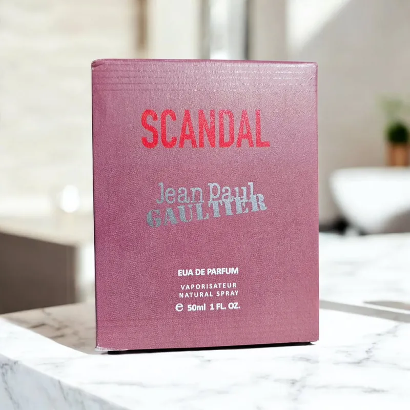Jean Paul Gaultier Scandal 50 ml na mermeru